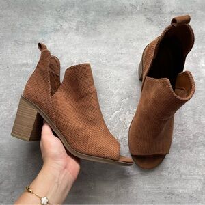 TARGET Universal Thread Faux Suede Brown Booties